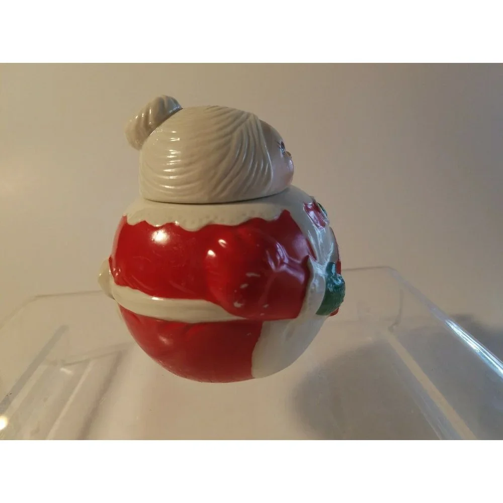 AVON Vintage Santa Claus Creamer and  Mrs. Claus Sugar Bowl w/Lid Set 1983